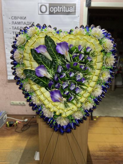 Ритуальні товари Ритуальний Вінок у формі  Серце 319/1