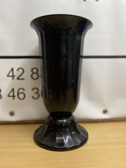 Ваза на підставці  Висота 29 см